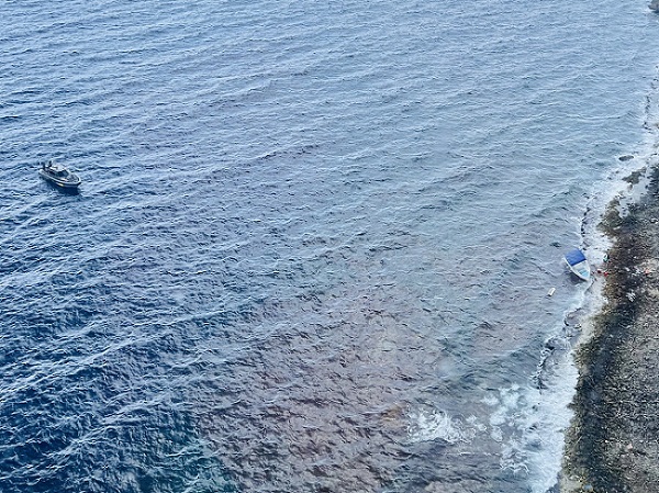 Boat in distress rescued off the coast of Bullenbaai