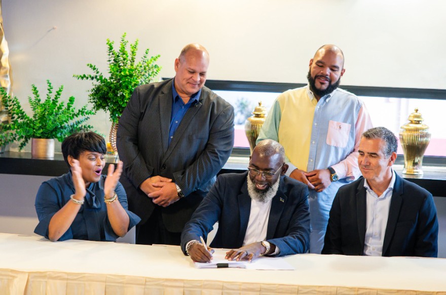 2Bays Receives Environmental Permit for Bullenbaai Operations