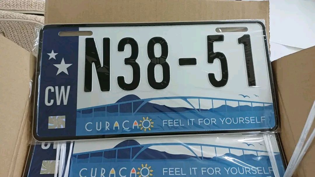 First container with new license plates arrives in Curaçao