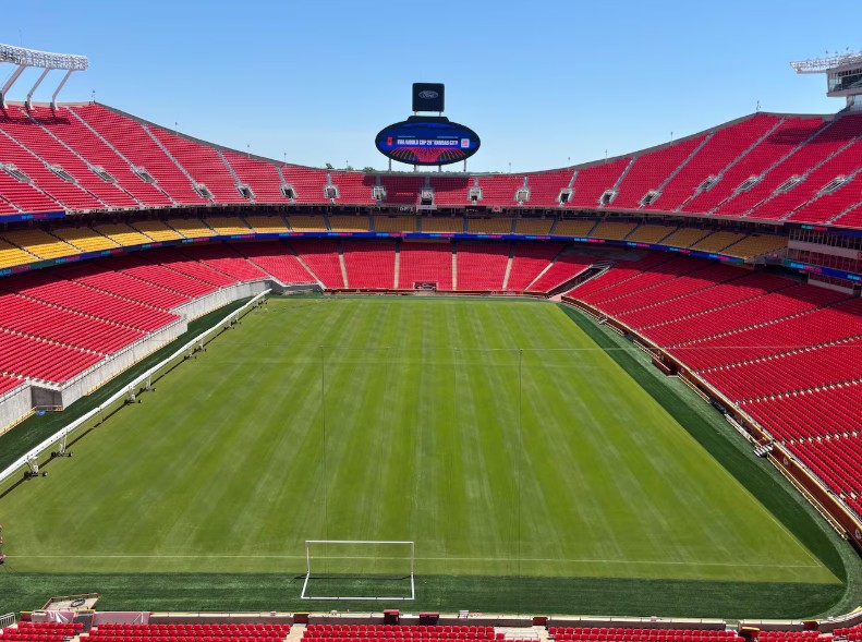 Curaçao Plays World Cup Match in Historic Stadium Facing Uncertain Future