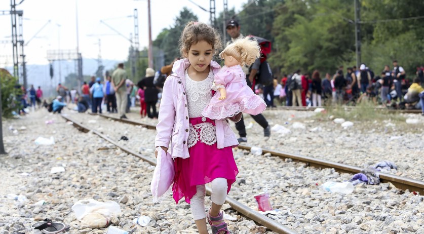 Dutch journalist arrested in Greece for helping asylum seeker