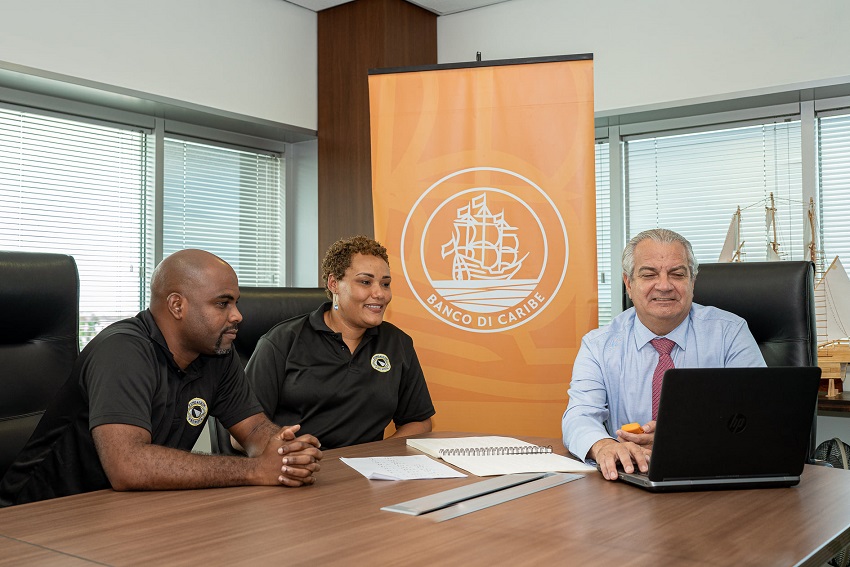 Banco di Caribe Curaçao with digital donation to Fundashon Pro Bista