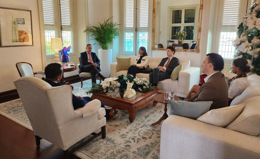 New Bar Association Board Pays Courtesy Visit to Governor