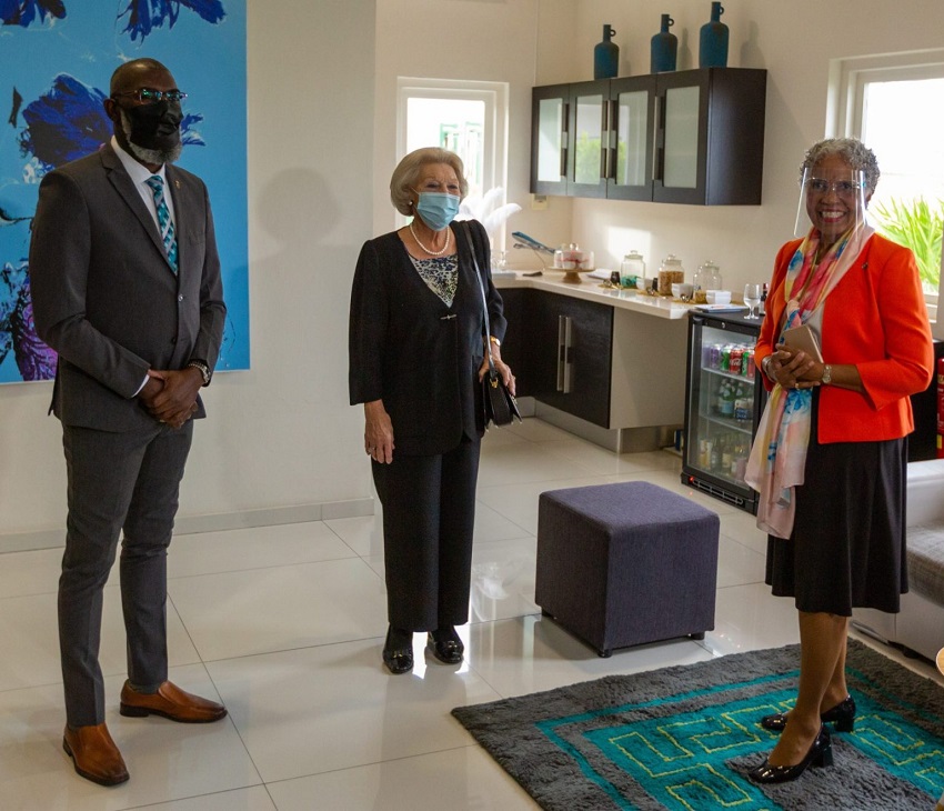 Princess Beatrix arrives in Curaçao