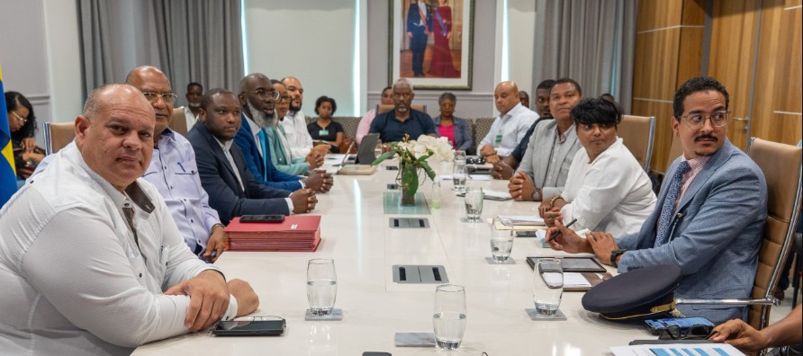 Curaçao Government Reviews Major Bivak Industrial Fire as Ministers Discuss Emergency Response and Safety Measures