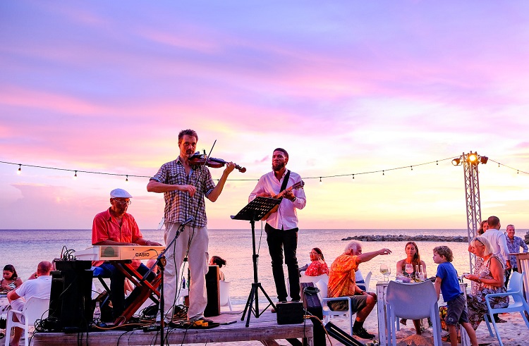 Blue Bay’s Coast Art & Music Festival a great success