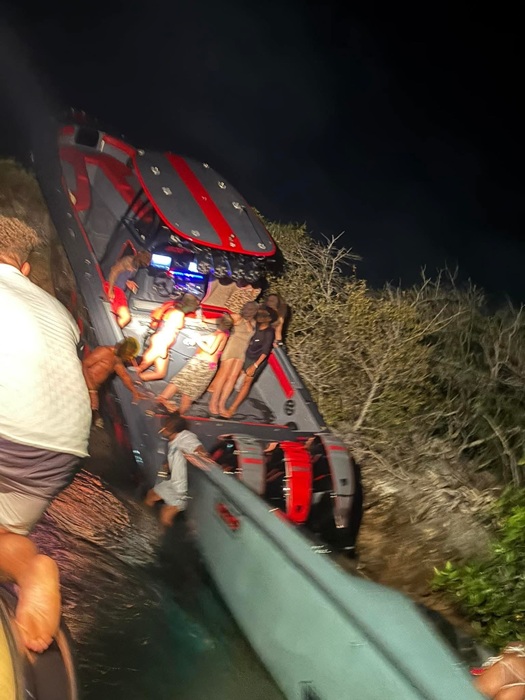 CITRO Curaçao Assists Coast Guard in Recovering Stranded Boat at Spaanse Water