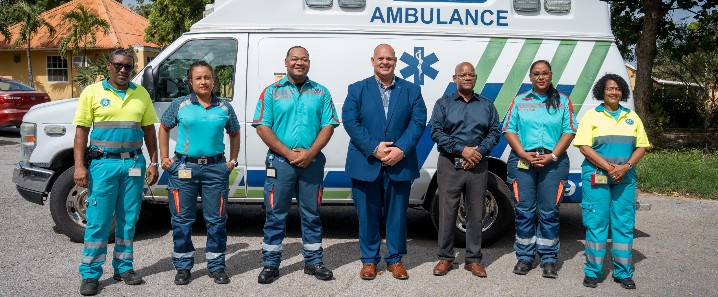 From Promise to Action: Ambulance Uniform Agreement Signed by Minister Boekhoudt Becomes Reality