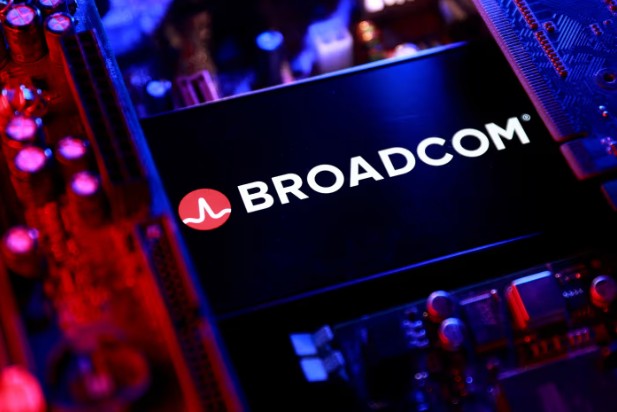 Broadcom Shares Slide Despite Record AI Revenue and Strong Earnings
