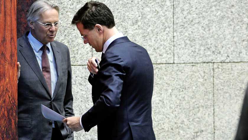 Top Dutch official repays part compensation