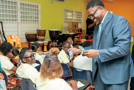 CBCS brings ‘Money Week’ to primary schools in Curaçao and Sint Maarten