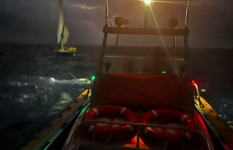 CITRO Volunteers Rescue Two People From Drifting Sailboat Off Curaçao’s North Coast