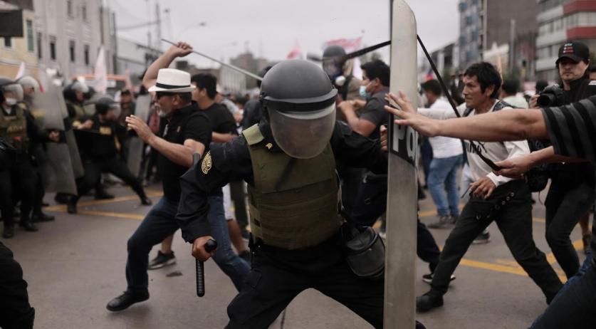 Dozens of reports of Dutch people stuck in Peru amid political unrest