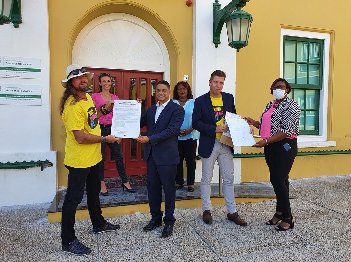 Petition Curaçao clean up