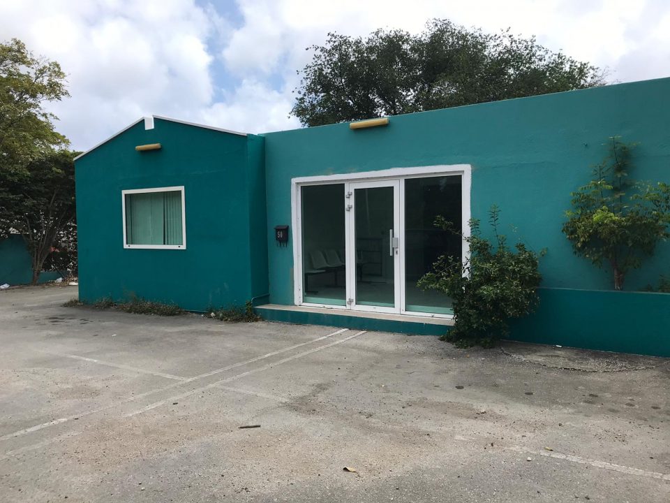 Curaçao gets medical clinic for the uninsured