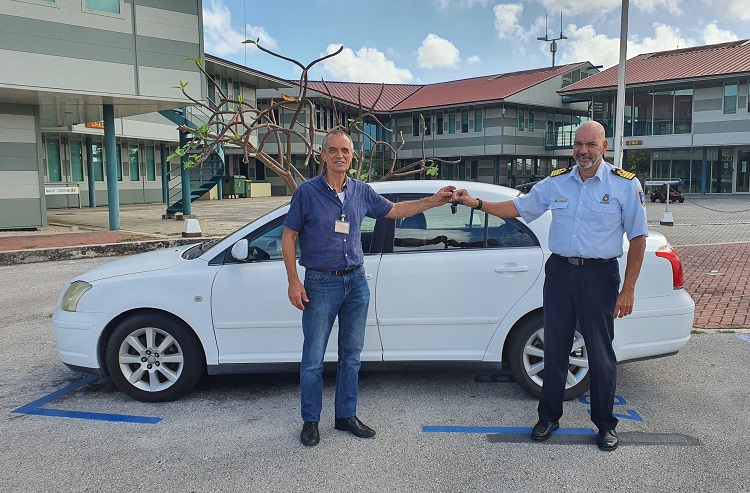 Coast Guard donates car to Fundashon Gideon