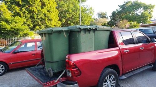 Police find more than 100 kilos of coke in wheelie bins
