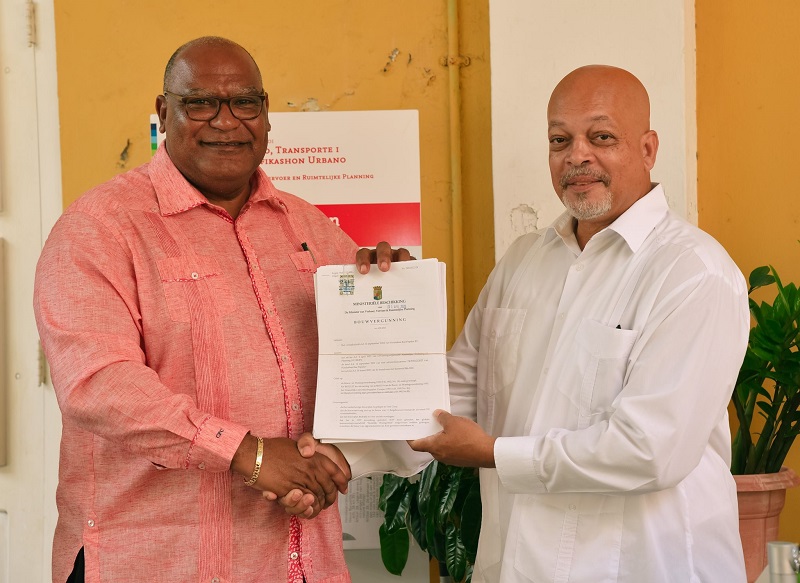 Minister Cooper Leads Initiative to Build 426 Social Houses for People of Curaçao
