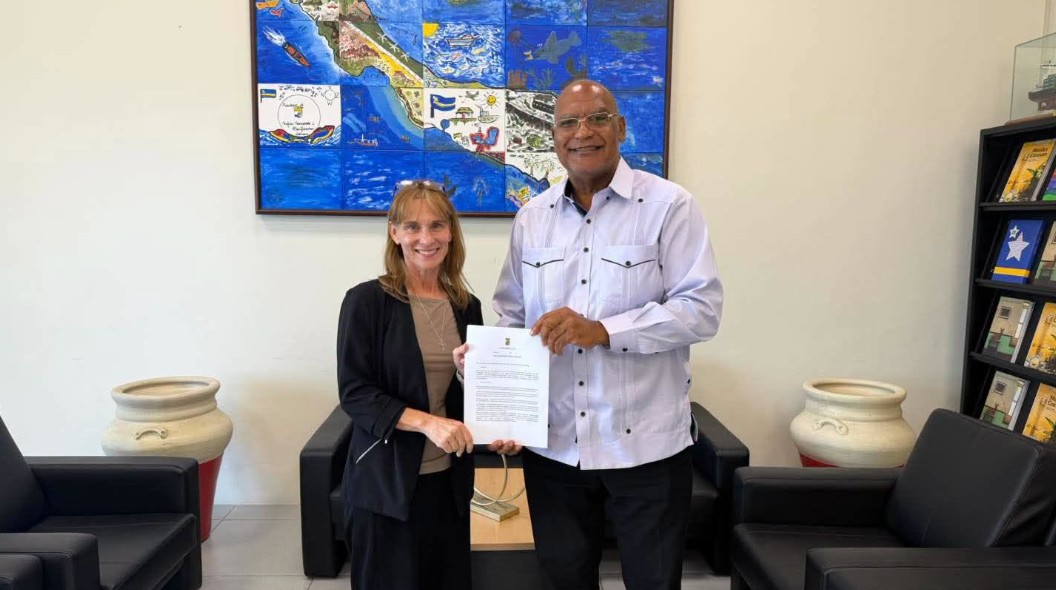 Starlink Representative Visits Curaçao for Talks With Minister Cooper on Public Internet Connectivity