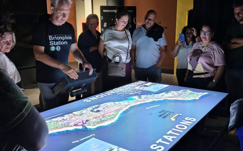 Interactive Museum Highlights Successful Meet & Greet with Artist Behind Curaçao Metro Exhibition