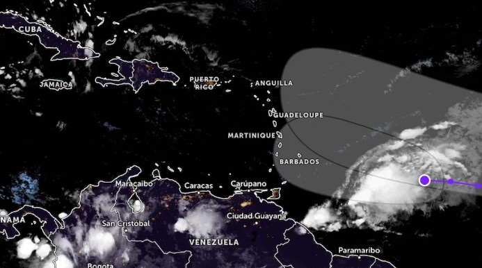Tropical Wave to Bring Showers, Strong Winds and Higher Seas to Curaçao This Weekend