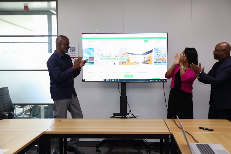 Minister Martina opens tropicshopping.com as the world’s portal for buying our products and services