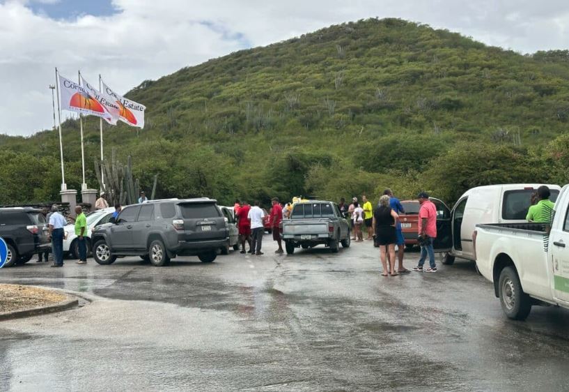 Protest at Playa Daaibooi Blocks Beach Access