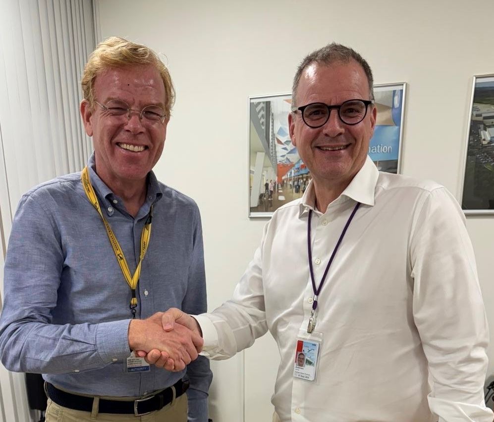 Joost Meijs hands over chairmanship of the Dutch Caribbean Cooperation of Airports to Jonny Andersen