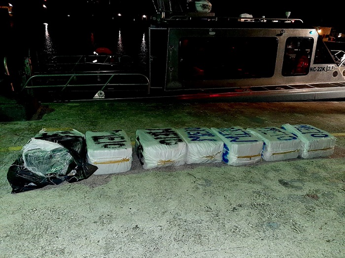 Dutch Navy intercepts 224 kilograms of drugs south of Curaçao