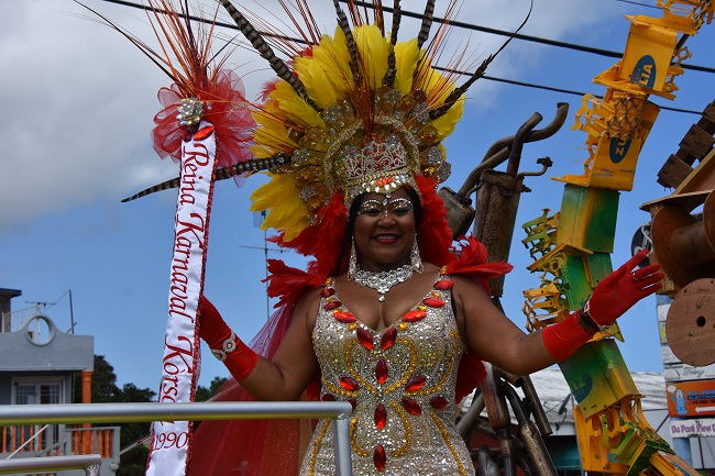 Enjoy pictures of Curaçao Carnival