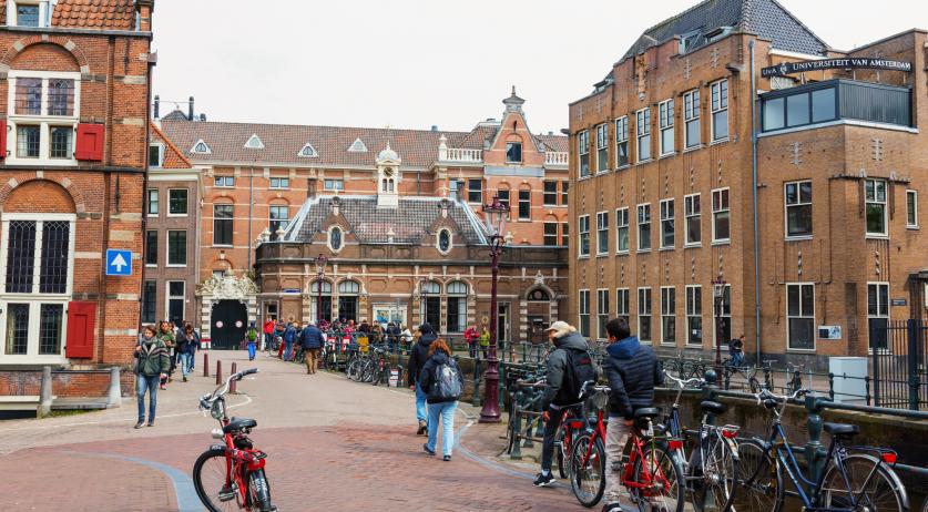 Dutch Education Min. adjusting rules to limit influx of international students