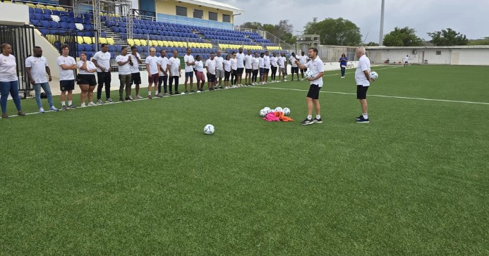 FIFA Delegation Led by Hristo Stoichkov Brings “Football for Schools” Program to Curaçao