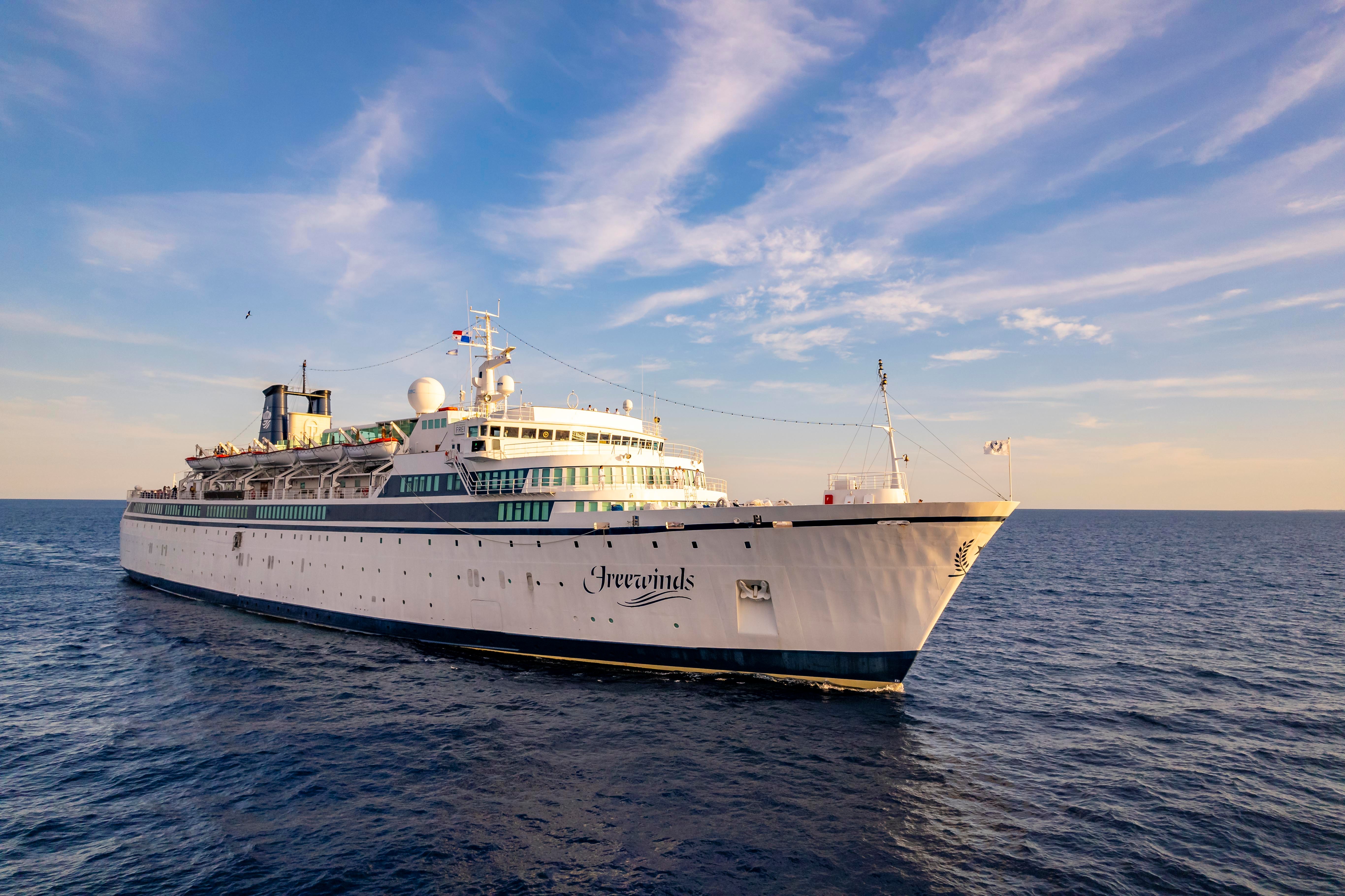 Freewinds Returns to Curaçao, Celebrates Community Spirit and 38 Years at Sea