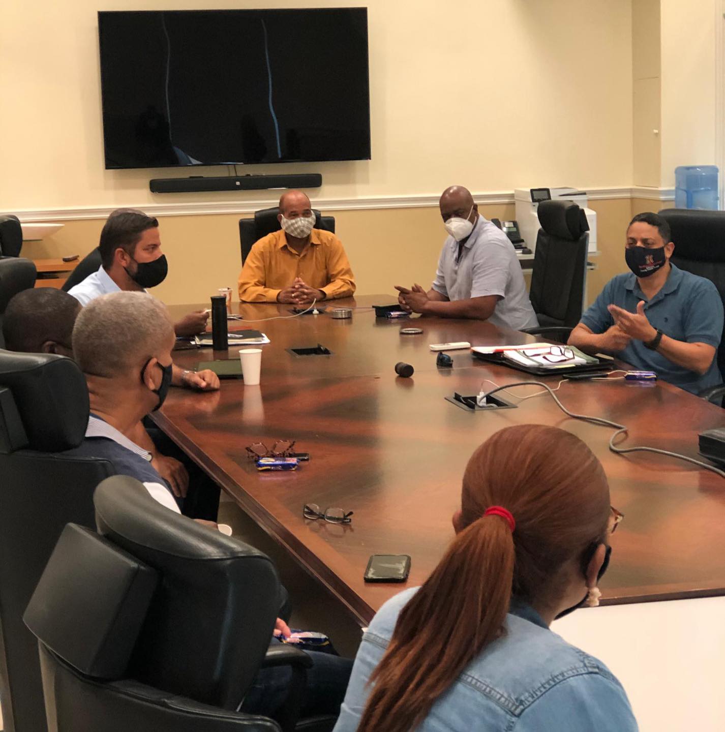 Government meets with Aqualectra