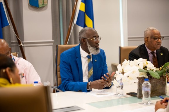 Curaçao Considers Exit from Monetary Union with Sint Maarten