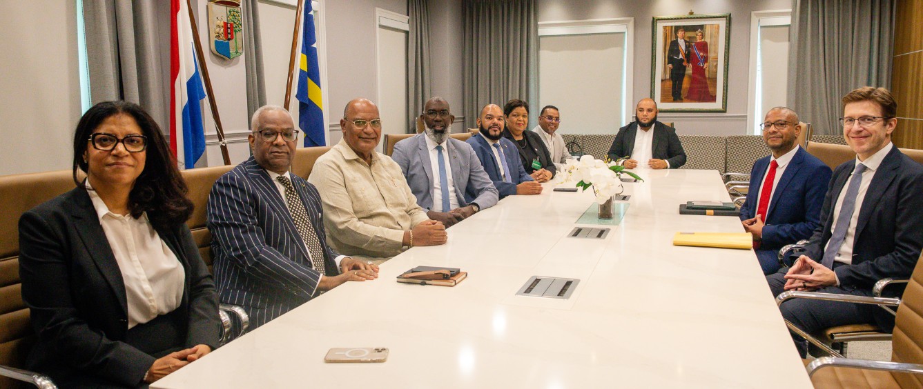 Prime Minister Pisas Receives WTO Delegation as Curaçao Pursues Independent Membership
