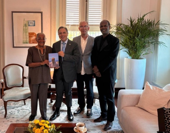 Governor Receives Book on Legacy of Frank Martinus Arion