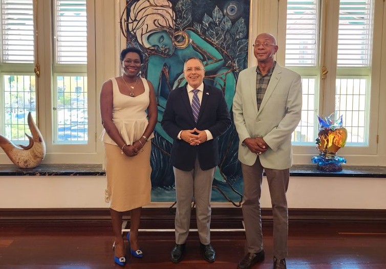 Child Protection Foundation Discusses Future Plans With Curaçao Governor
