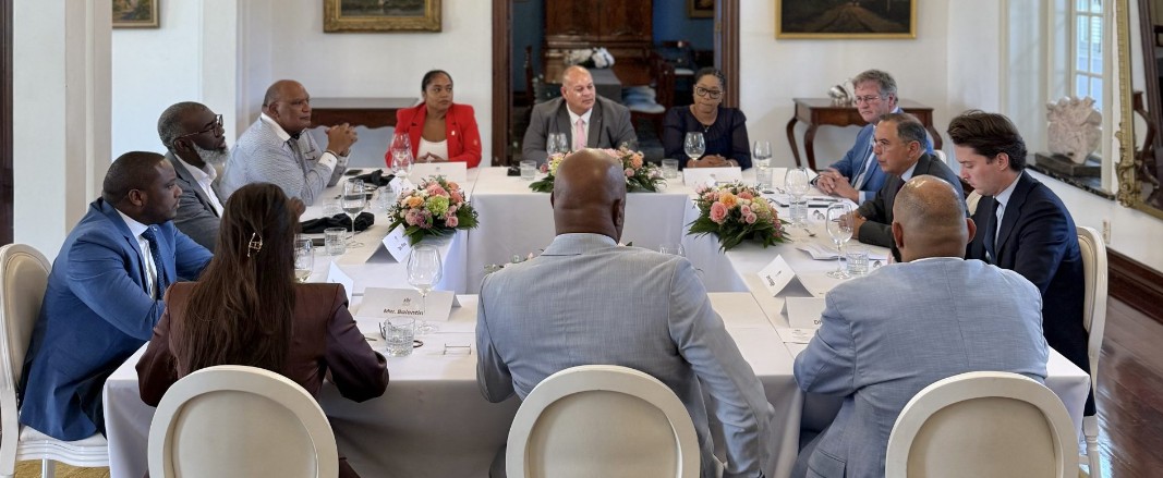 Governor Hosts Council of Ministers for Luncheon Meeting