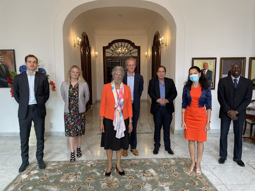 Governor receives evaluation committee of the 2021 Financial Supervision Act