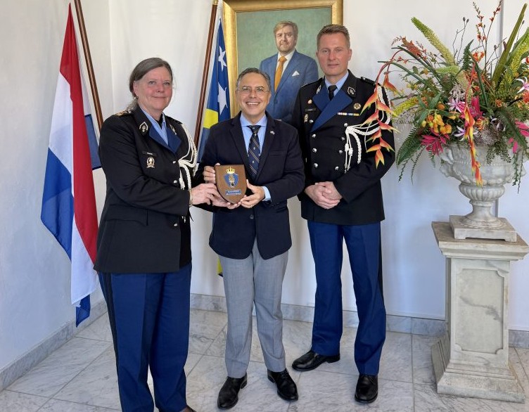 Commander of Royal Netherlands Marechaussee pays introductory visit to Governor of Curaçao
