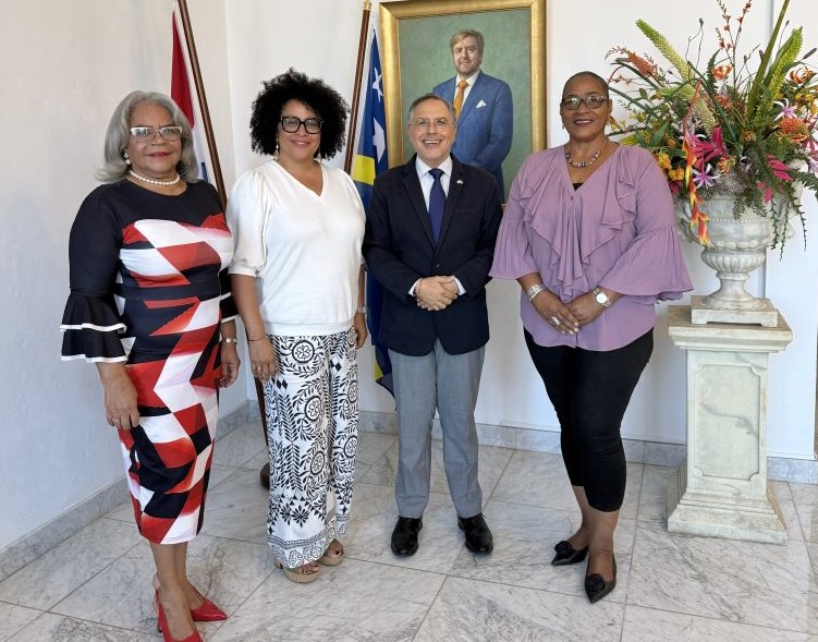 Initiative Launched to Establish Network for Decorated Citizens of Curaçao