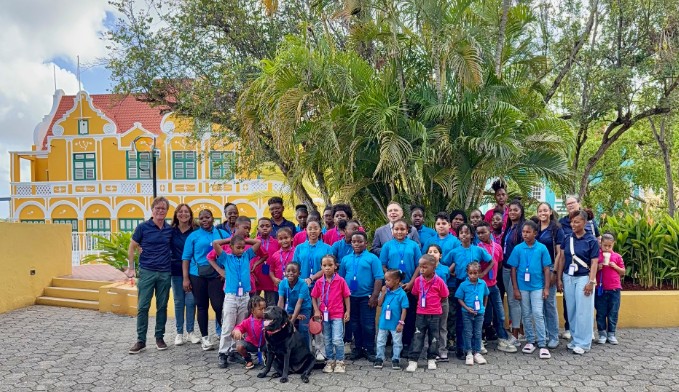 Governor Welcomes Prinses Wilhelmina Fonds Children to Government Palace
