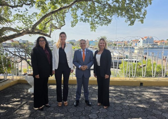 Governor De Kort Discusses Criminal Mediation and Youth Justice Initiatives in Curaçao