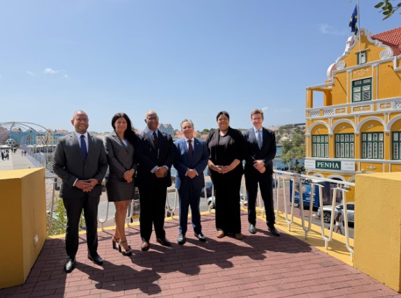 Progress of Curaçao’s WTO Accession Discussed During Meeting with Governor