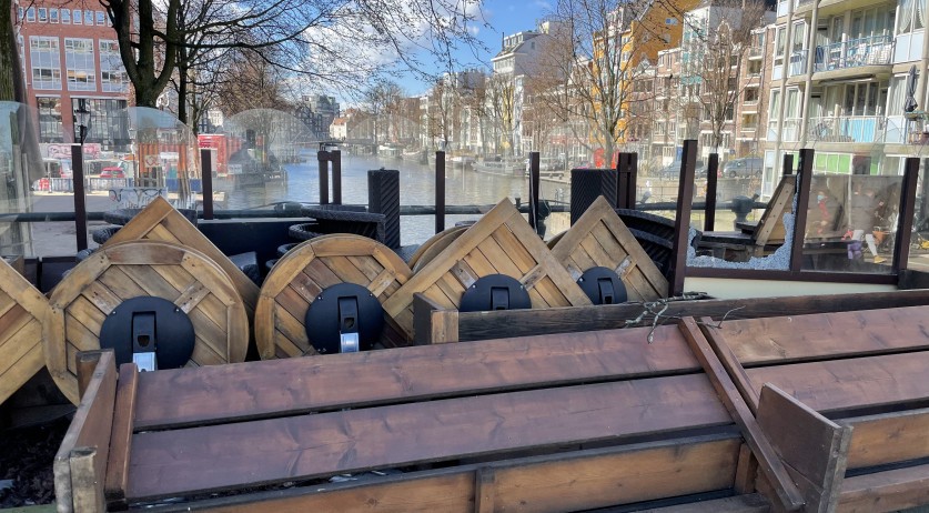 Hard choices needed to prevent months-long lockdown: Outbreak expert