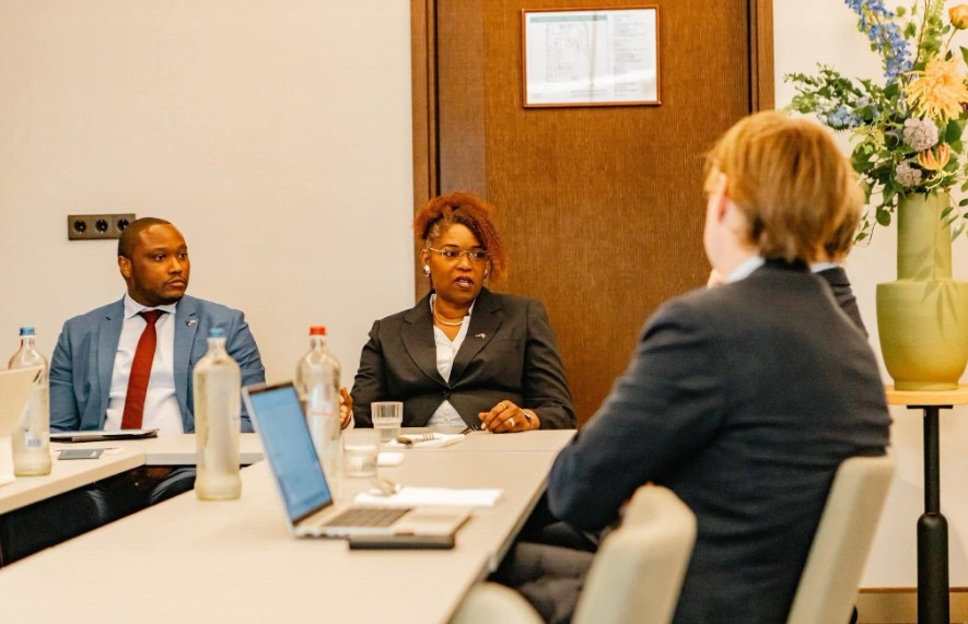 Justice Minister Hato Meets Dutch Government Official to Discuss Public Sector Modernization