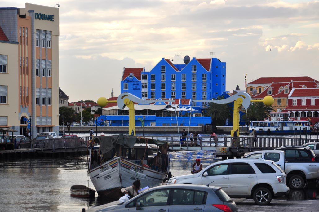 Employees hotel Otrobanda are taking action