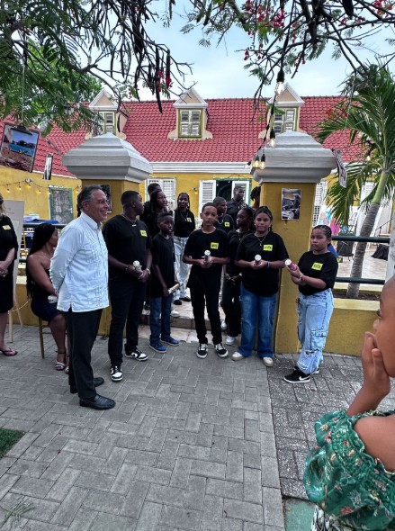 Young People from Otrobanda Take Center Stage During Inspiring Exhibition and Community Dinner