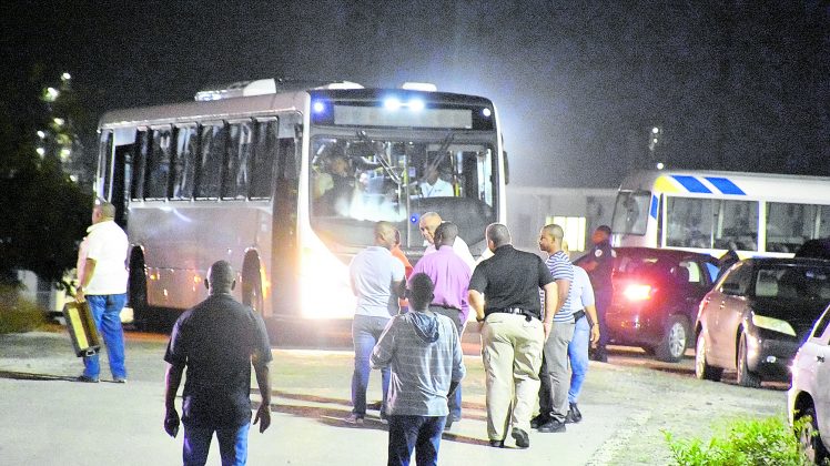 Illegal Venezuelans are transferred to police sports hall